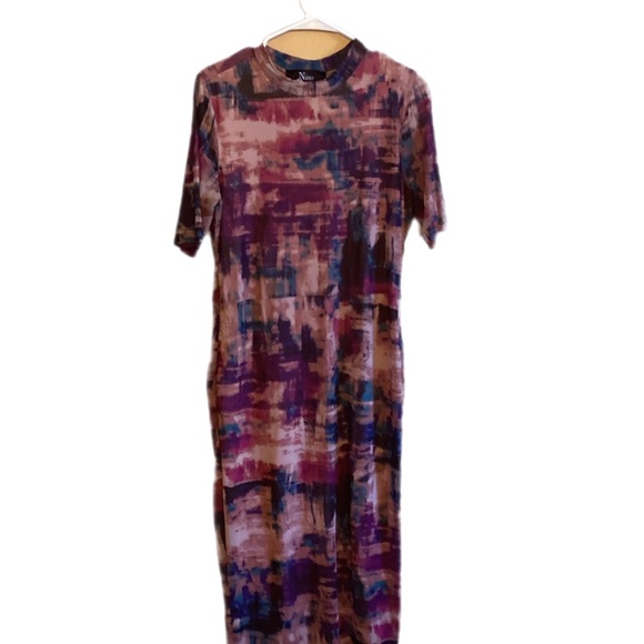 Nina Parker Midi Length Printed Dress - Picture 2 of 5